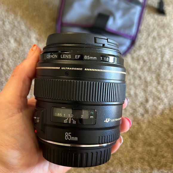 Canon EF 85mm F/1.8
